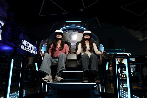 Serunya Wahana Virtual Reality di Taman Hiburan Modern